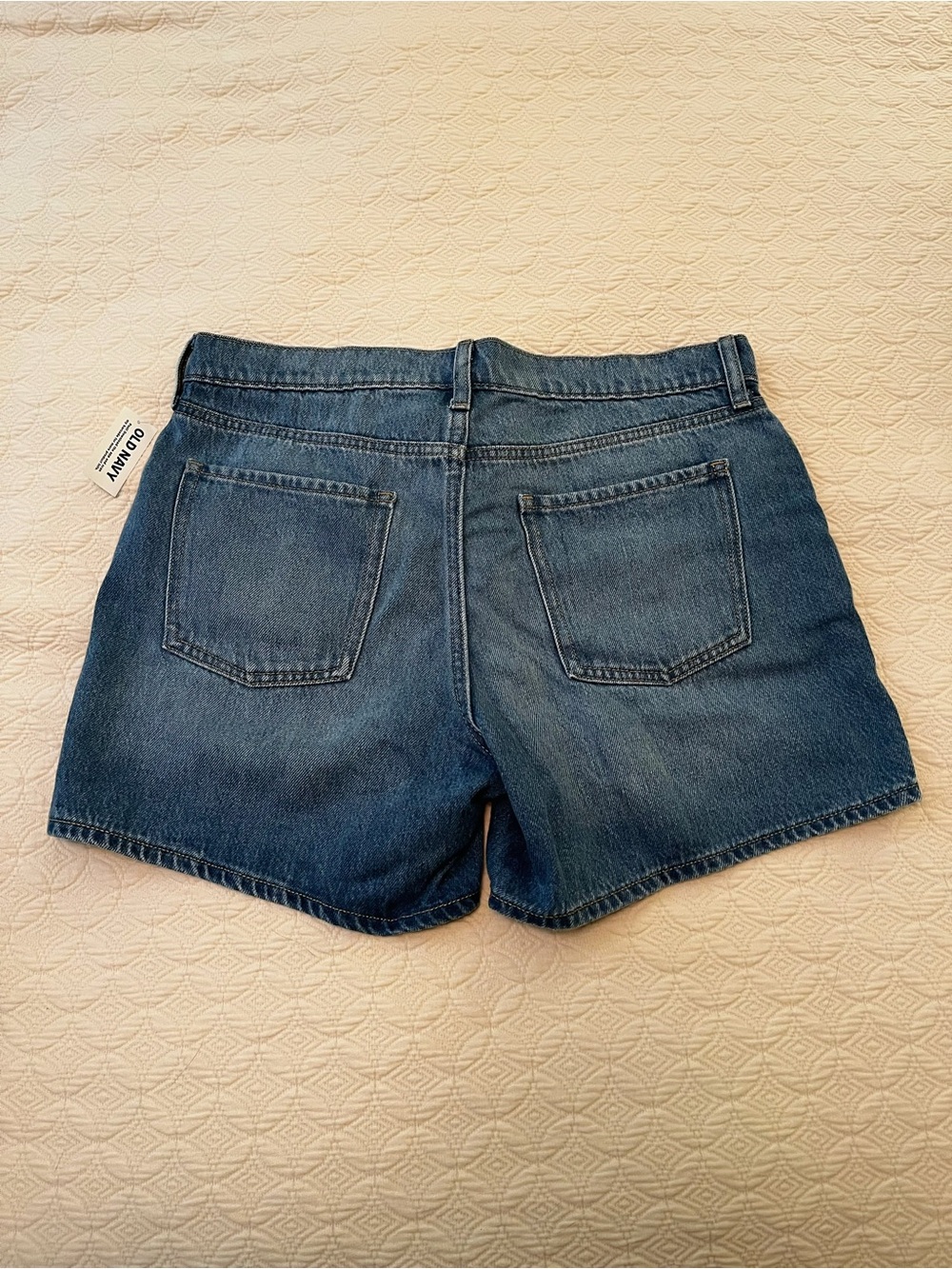 NWT Old Navy Women’s Mid-Rise Baggy A-Line 5” Inseam Blue Jean Shorts (size 10) - Picture 5 of 7